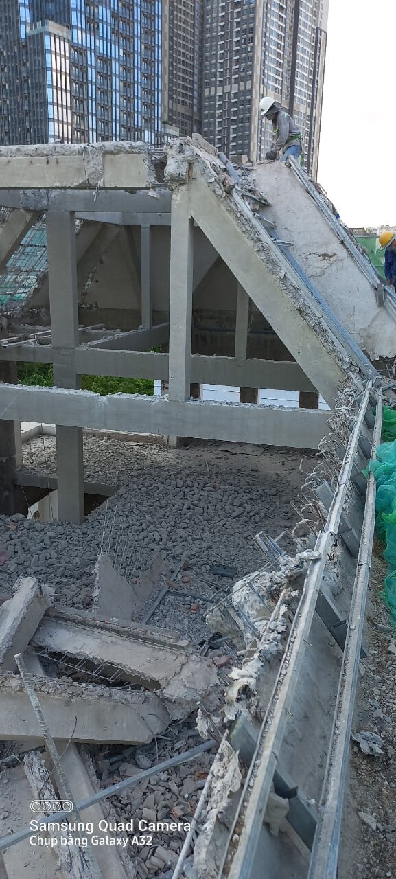 11-pha-do-nha-xuong-long-an-4